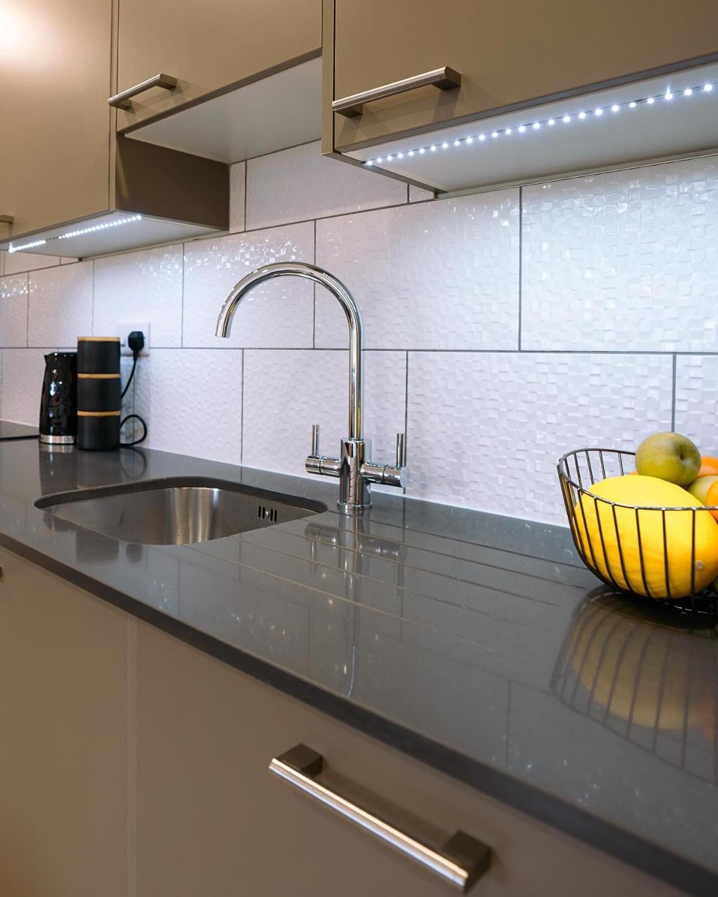 Modern City Centre Apartment Exeter Exteriör bild